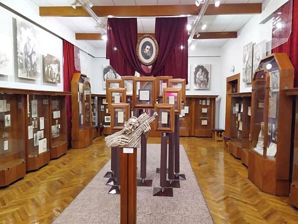 Графік роботи музею Кобзаря в Черкасах